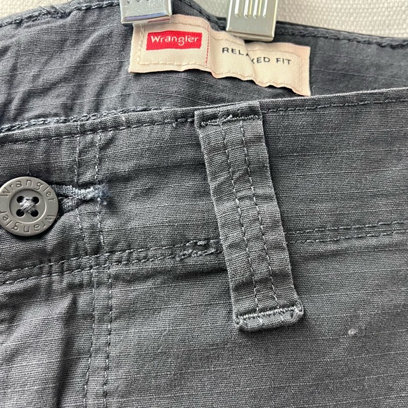 NWT Wrangler relaxed fit shorts - Picture 4 of 5